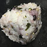 ごま風味のわかめのおにぎり